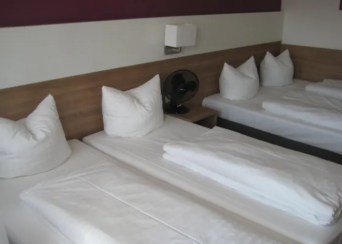 Hotel S16