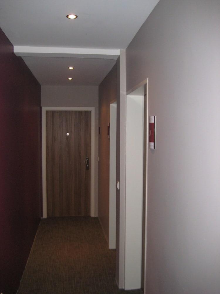 Hotel S16 3*